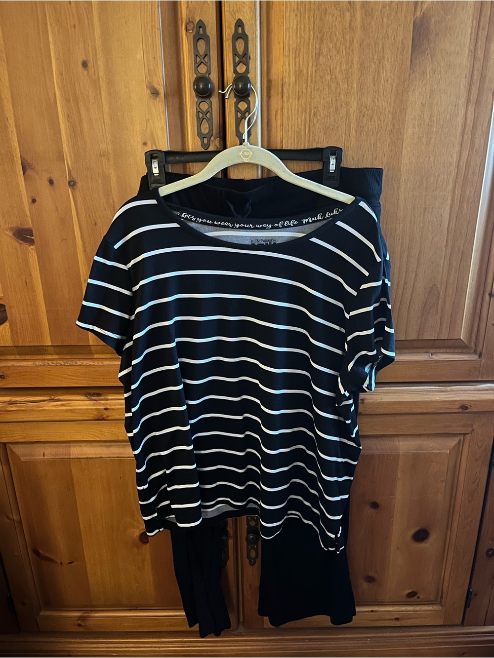 Muk Luks (2piece set) Black & White Striped Short Sleeve Tee and pant (petite)